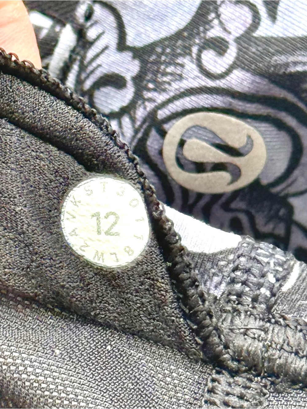 Lululemon Free to Be Sports Bra size 12 - Picture 4 of 4
